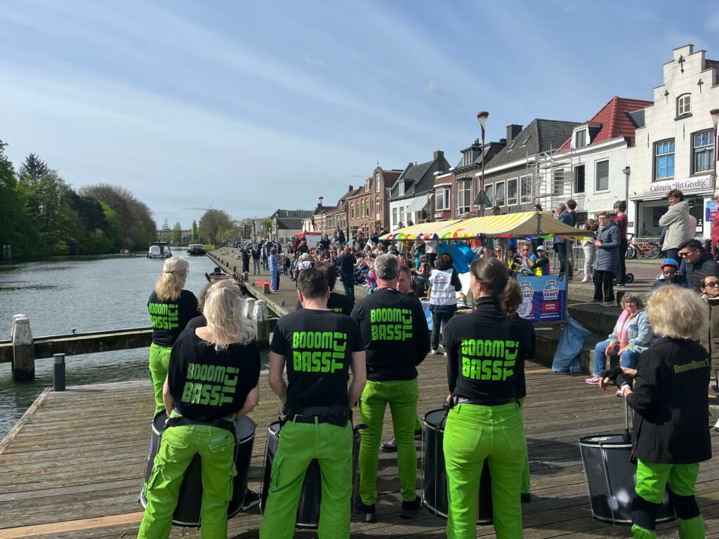 Utrechtse sambaband tijdens cultureel evenement in Nieuwegein